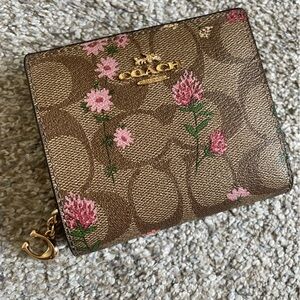 Coach - Snap Wallet with Floral Print